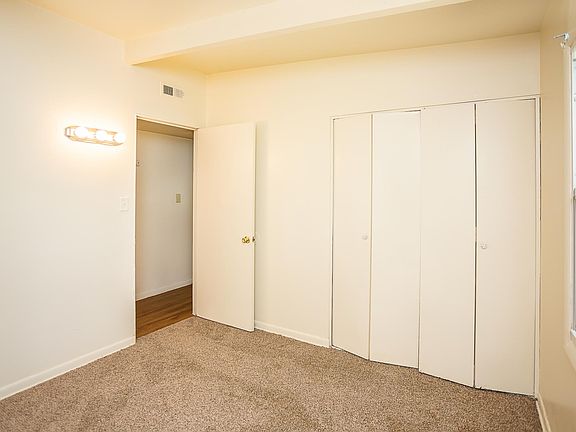 3rd image of 1367 NE 31st Ave