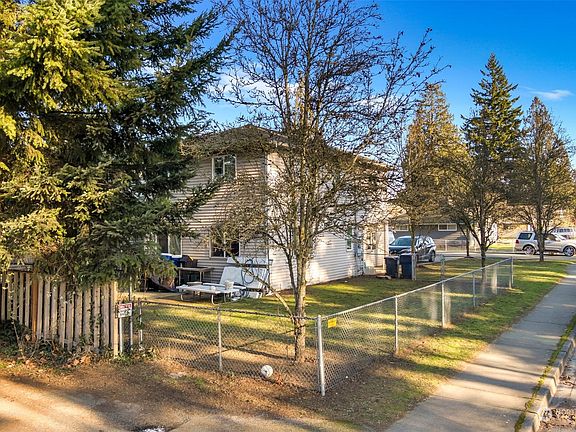 4th image of 4311 88th Street NE