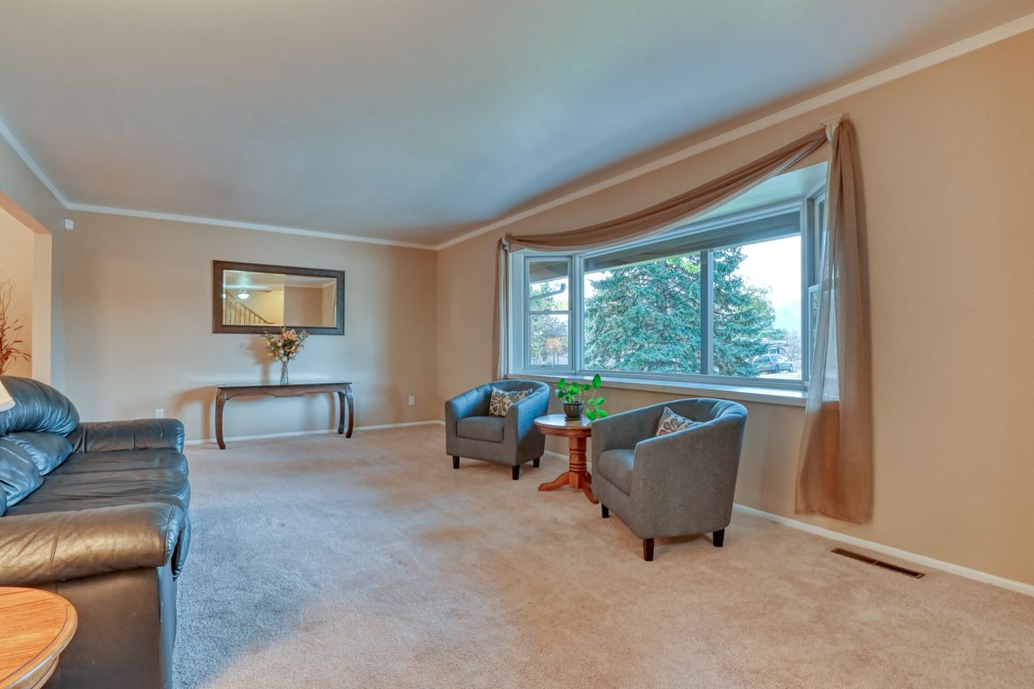 next background image