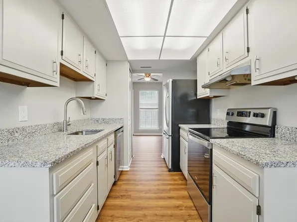 909 Westwind Pl, Virginia Beach, VA 23452