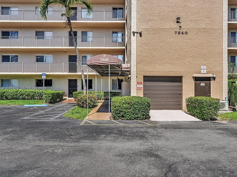 7840 NW 50th St #404 — Photo 36