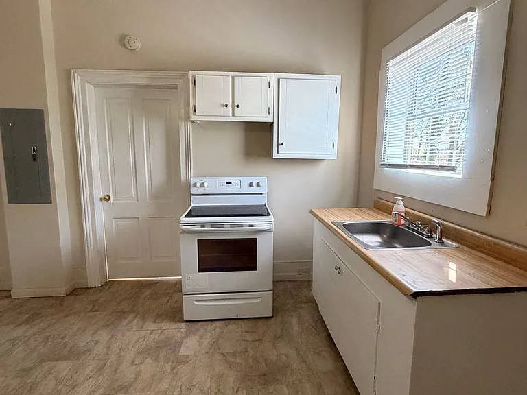 1300 N Broad St NE — Photo 14