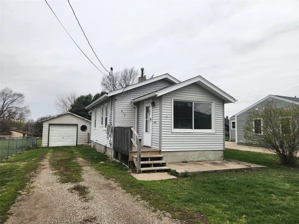 317 E 15th St N, Newton, IA 50208