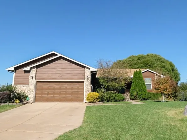 1705 N McRae Ct, Goddard, KS 67052