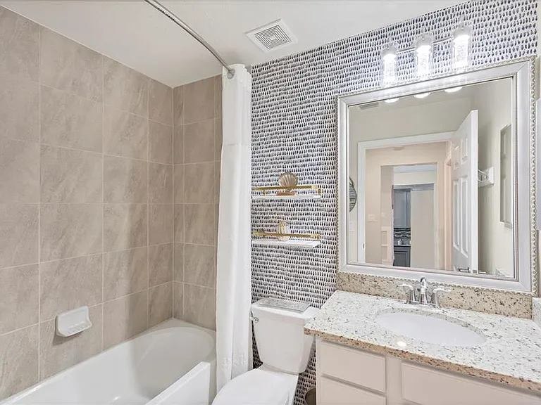 5624 Palmer Cir #105 — Photo 27