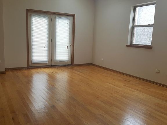 3rd image of 3042 W Flournoy St #A