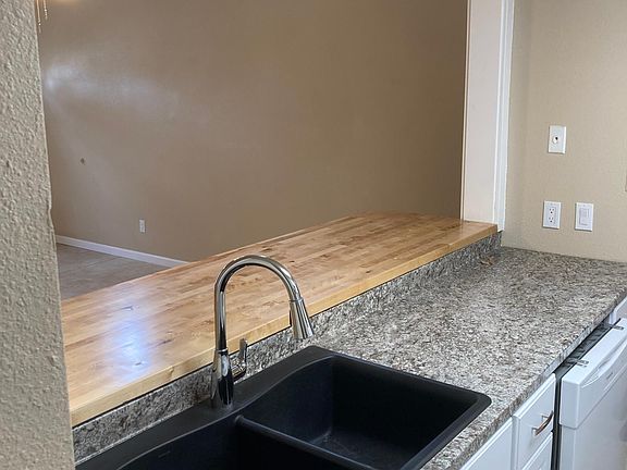 3rd image of 208 Sherrill Ln