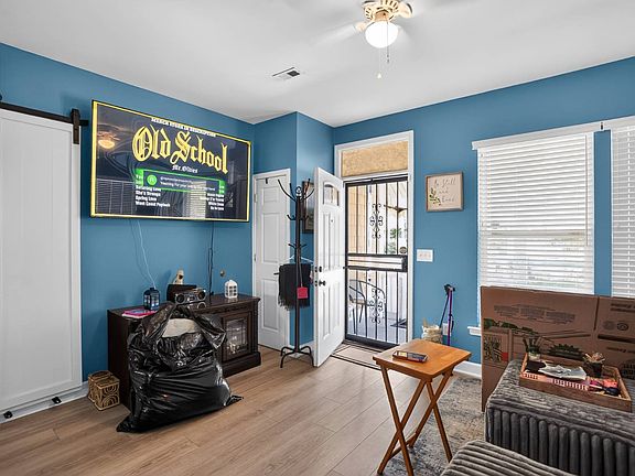 4th image of 622 Peyton Cir