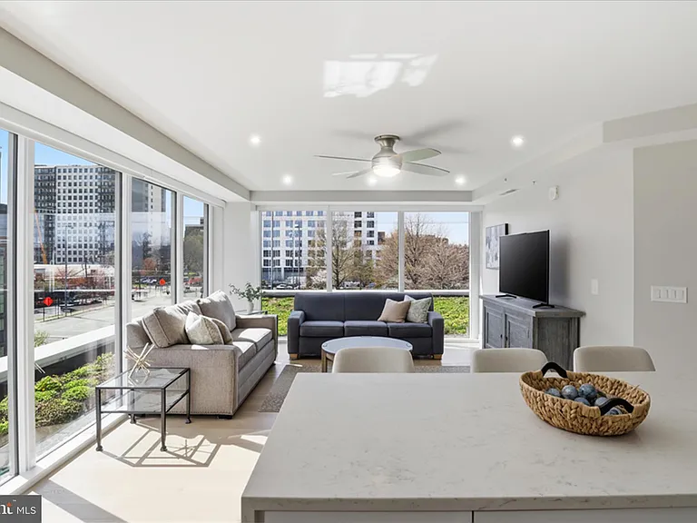 925 N Fairfax St #311 — Photo 12