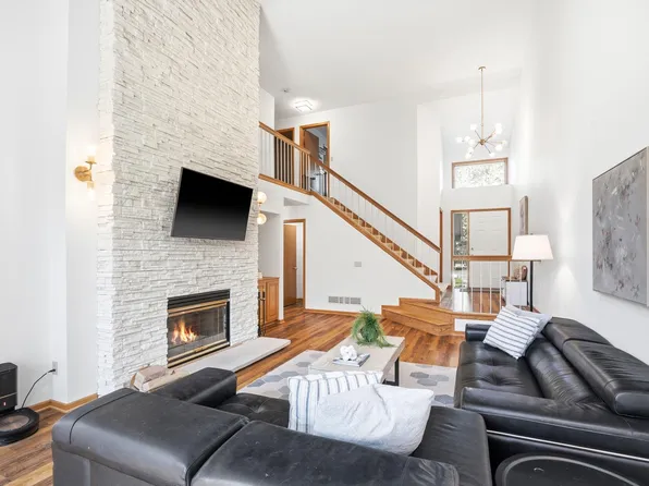 6263 Sequoia Cir, Eden Prairie, MN 55346