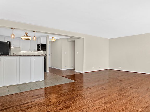 5th image of 5801 N Sheridan Rd APT 10B