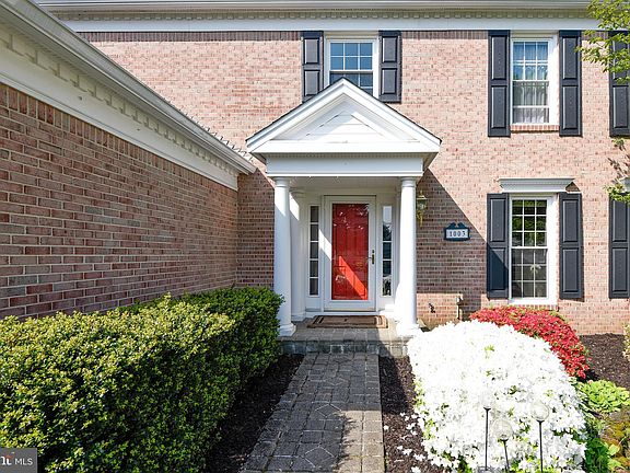 3rd image of 1003 Rosslare Ct