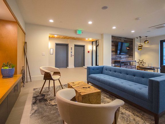 3rd image of 646 Highland Ave #214