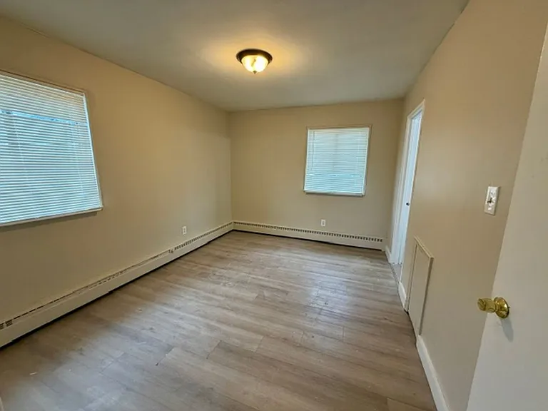 14801 Joy Rd — Photo 11
