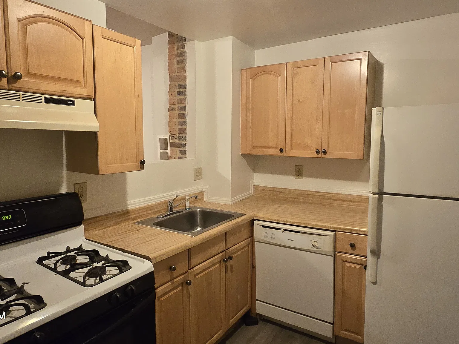 1137 Sargeant St — Photo 1