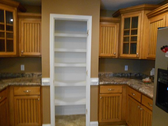 5th image of 844 Forest St
