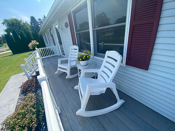 3rd image of 3222 S Manorway Dr