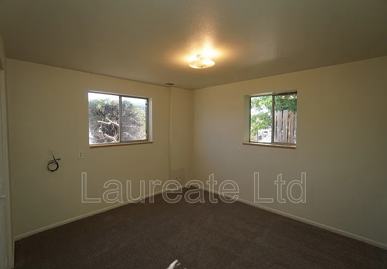 3330 W Mountain Rd — Photo 15