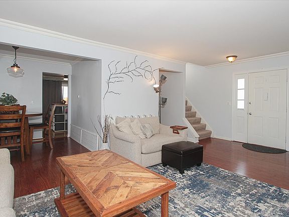 4th image of 450 Dover Dr