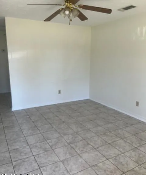 1000 Lucas Ln — Photo 8