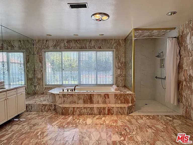 414 N Las Palmas Ave — Photo 34
