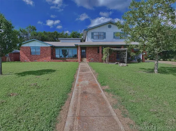 2343 E 2050th Rd, Hugo, OK 74743