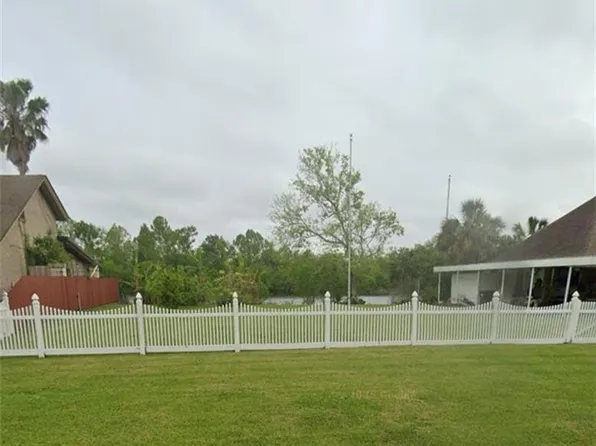 2432 S Lake Blvd, Violet, LA 70092