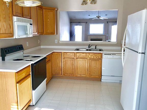 4th image of 120 Elmwood Dr
