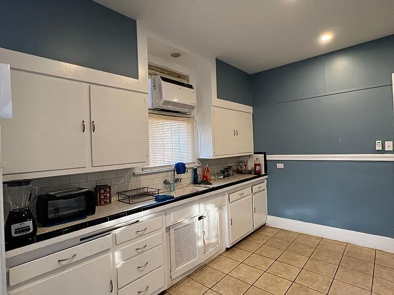1123 S Hackberry St — Photo 15