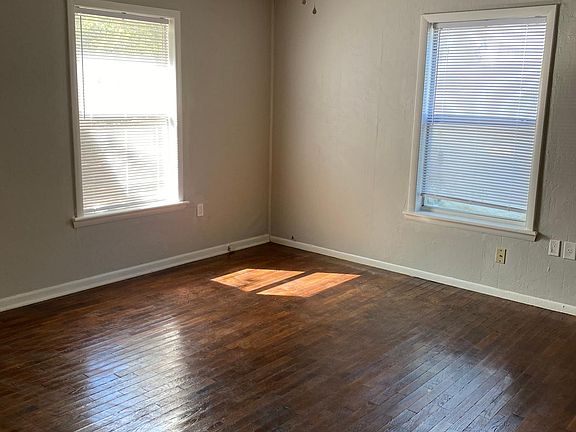 4th image of 124 E Miller Ave