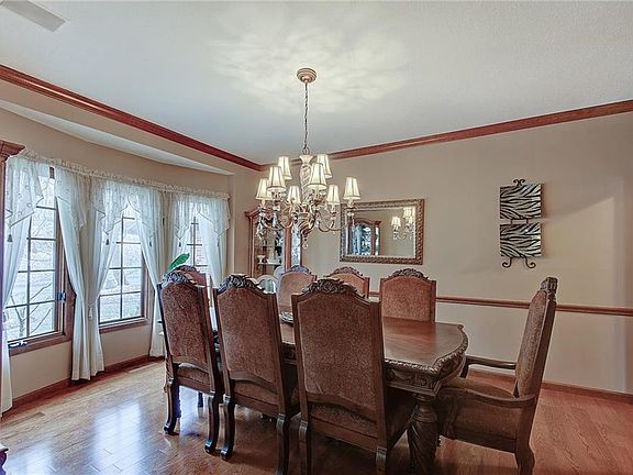 3rd image of 2845 Silverwood Ln