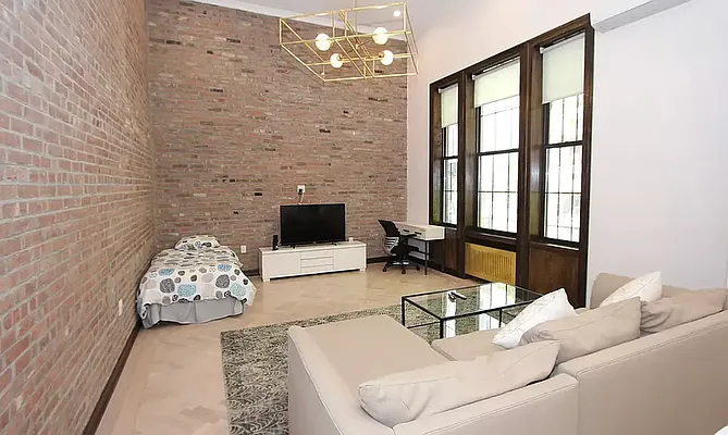 Rented by REAL New York | media 3