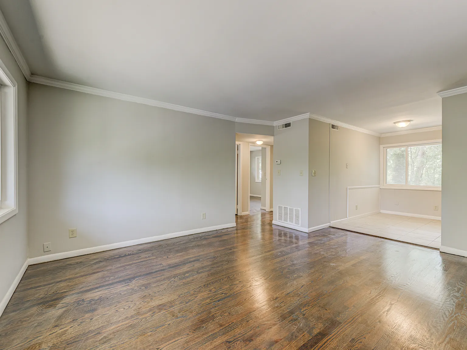 2 bed, 950 sqft, $999 — Photo 4