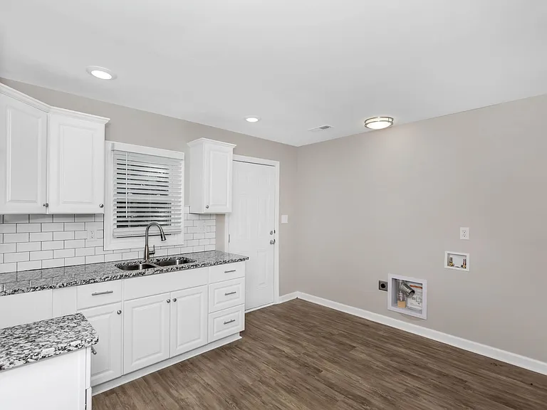 2819 Barbara Dr NW — Photo 8