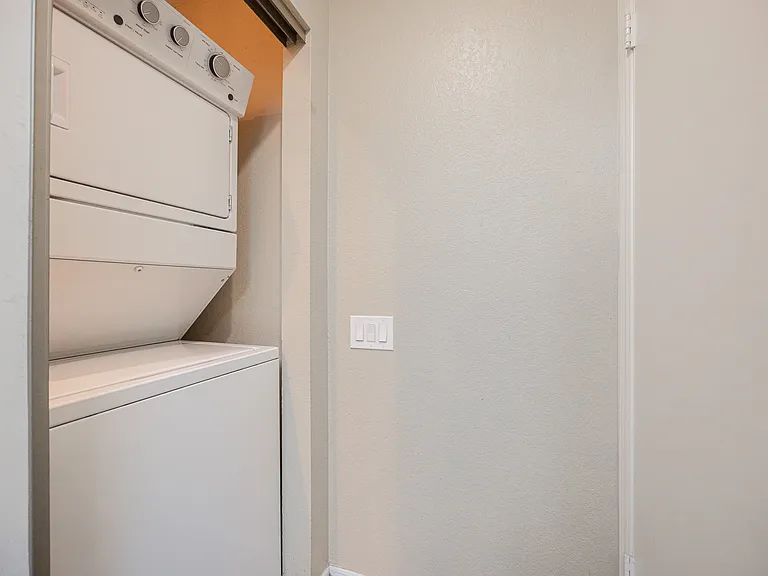 2035 S Elm St #223 — Photo 19