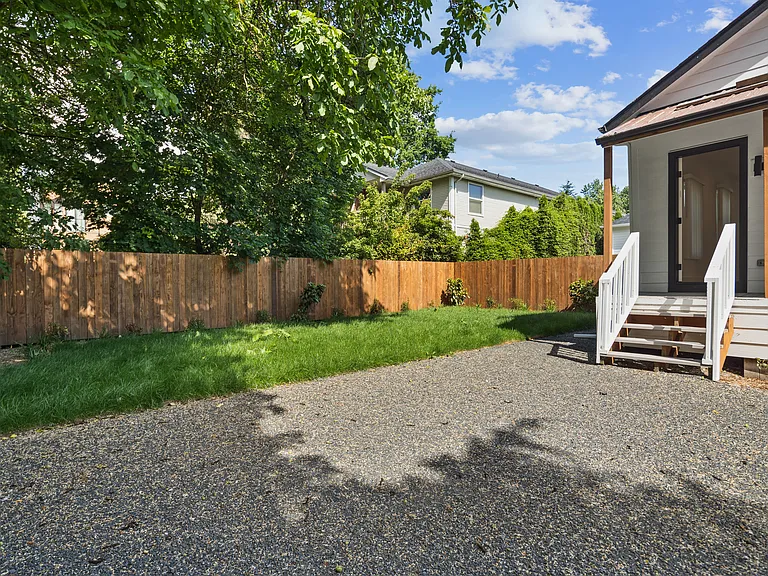 236 NE Sacramento St — Photo 21