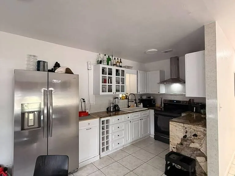 3300 SW 32nd Ct — Photo 3