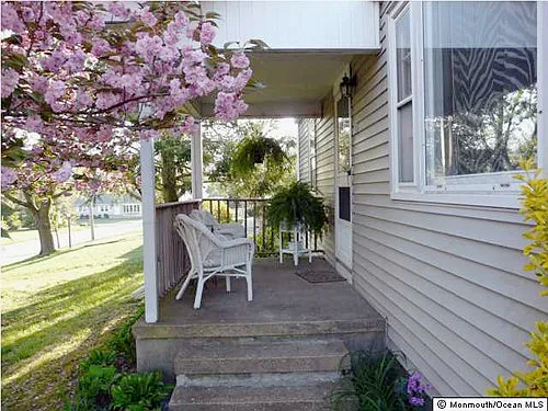 321 Woodland Ave photo 1