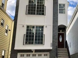 106 N 3rd St #2F, Harrison, NJ 07029