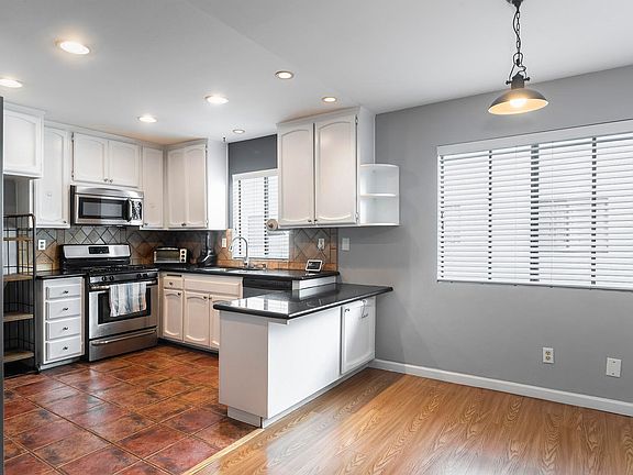 3rd image of 19355 Sherman Way Unit 7