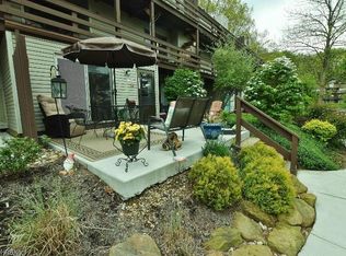 2352 Ridgeview Dr SW, Sherrodsville, OH 44675