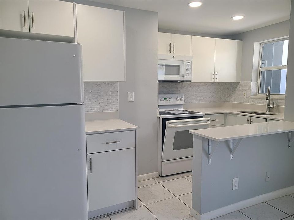 1st image of 1826 Johnson St APT 103