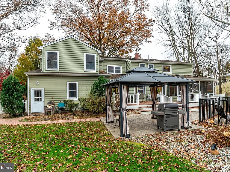 24 Camelia Ct — Photo 40