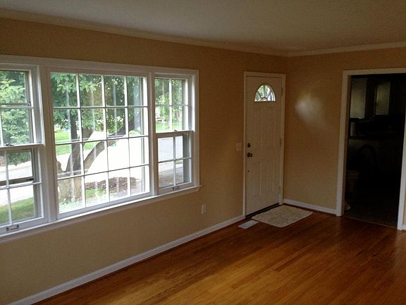 3rd image of 5020 W 49th St