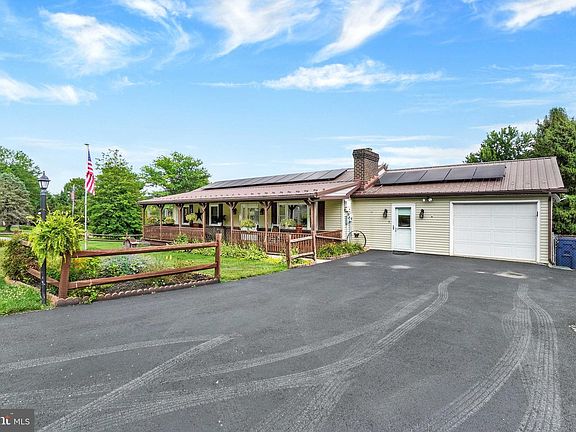 3rd image of 1926 Cedar Dr