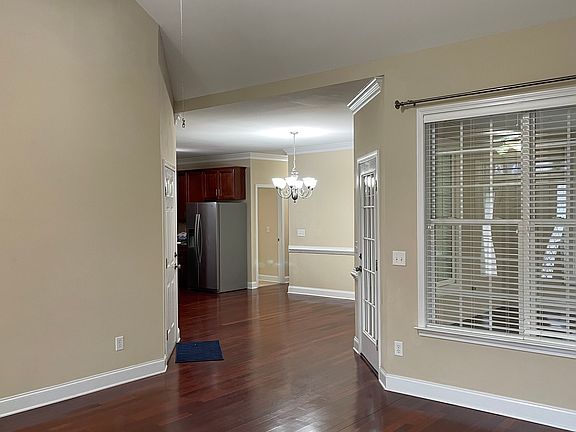 2nd image of 174 Boxwood Rd