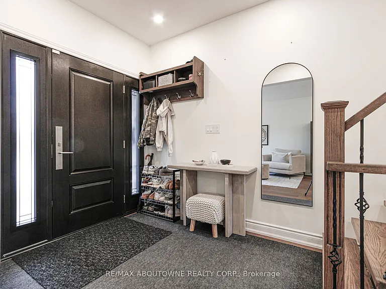 3301 Nadine Cres — Photo 3