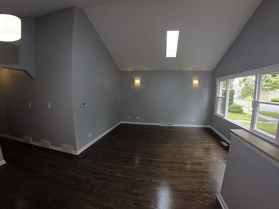 2nd image of 3132 W Hood Ave