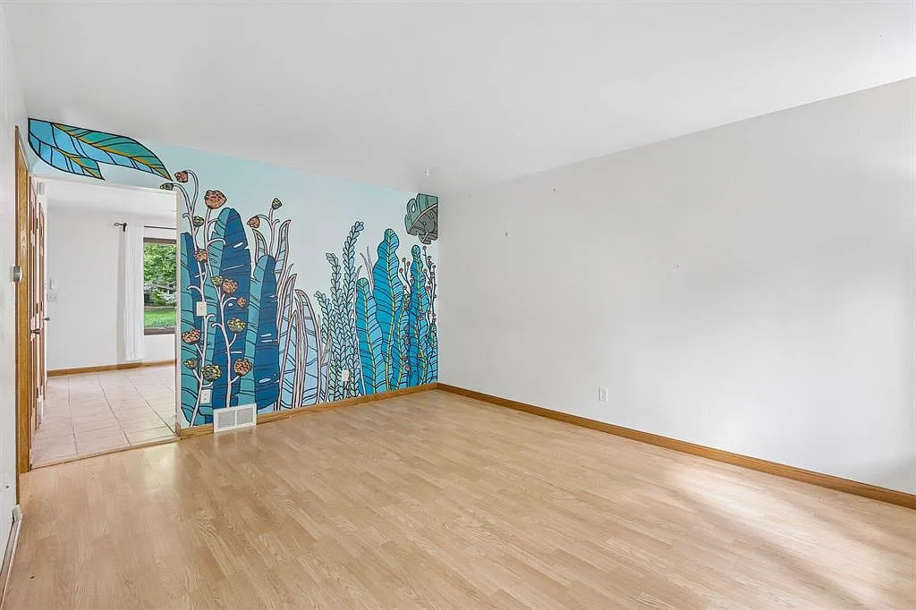 2 bed, 1.5 bath, 1306 sqft, $1,500 — Photo 2