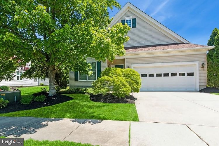 1st image of 52 Lowell Dr